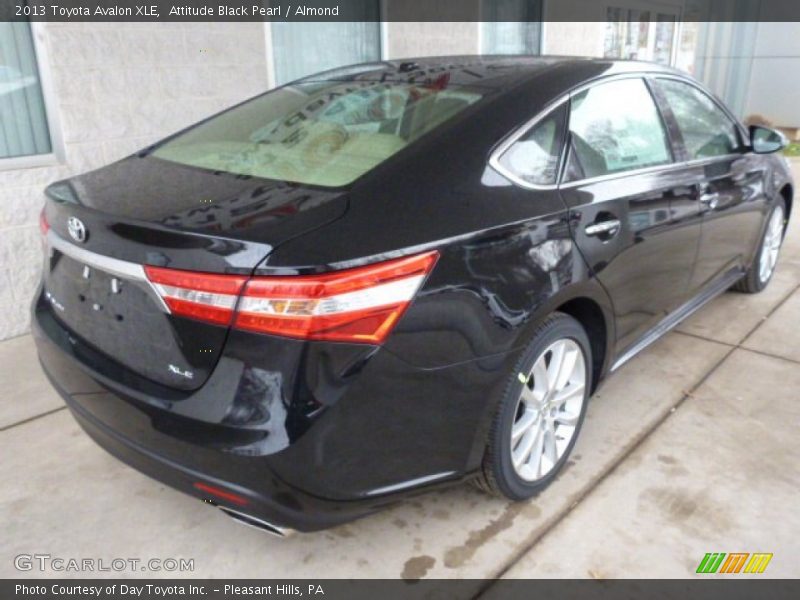 Attitude Black Pearl / Almond 2013 Toyota Avalon XLE