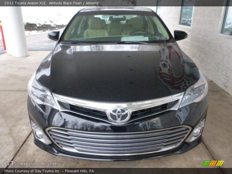 Attitude Black Pearl / Almond 2013 Toyota Avalon XLE