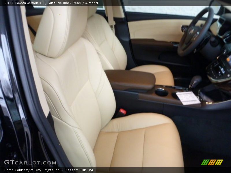 Attitude Black Pearl / Almond 2013 Toyota Avalon XLE