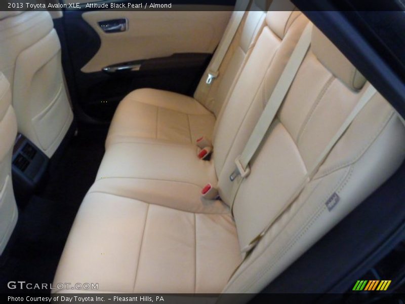 Attitude Black Pearl / Almond 2013 Toyota Avalon XLE