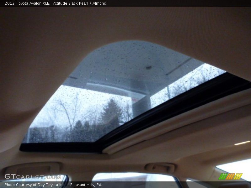 Attitude Black Pearl / Almond 2013 Toyota Avalon XLE