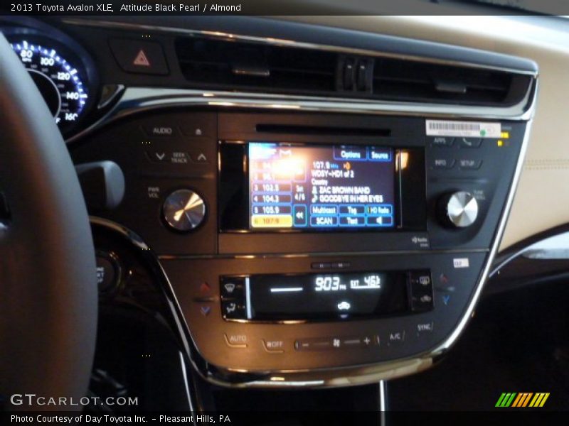 Attitude Black Pearl / Almond 2013 Toyota Avalon XLE