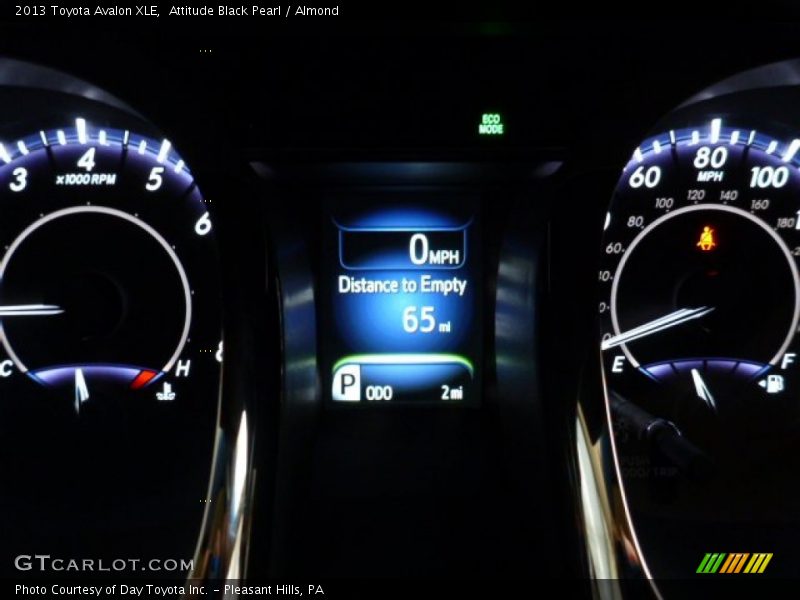 Attitude Black Pearl / Almond 2013 Toyota Avalon XLE