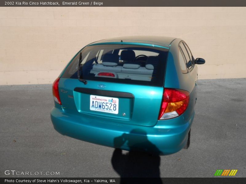 Emerald Green / Beige 2002 Kia Rio Cinco Hatchback