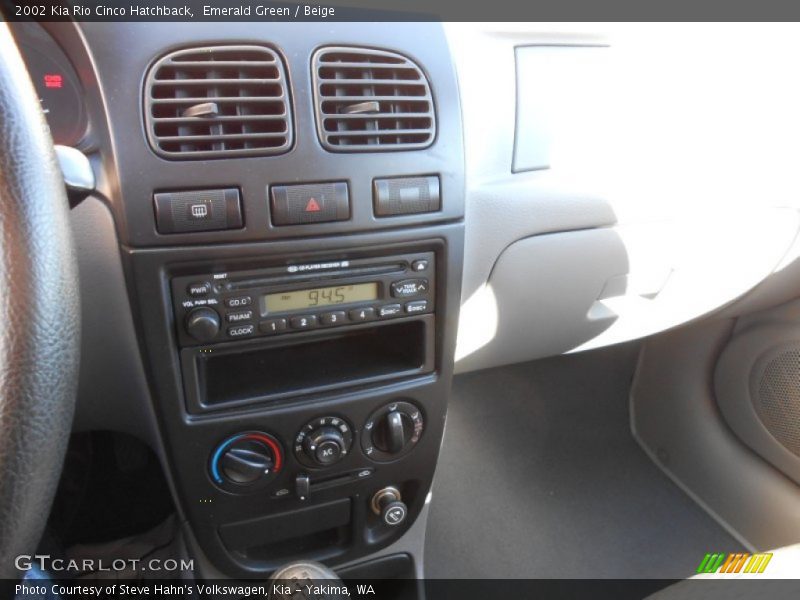Emerald Green / Beige 2002 Kia Rio Cinco Hatchback