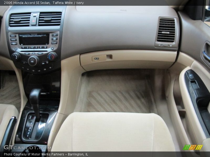 Taffeta White / Ivory 2006 Honda Accord SE Sedan