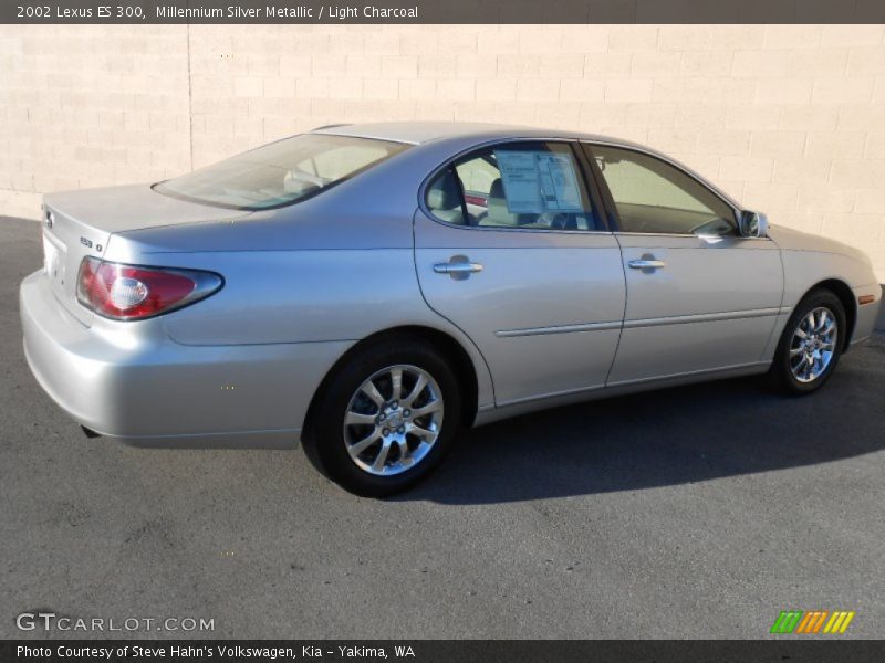 Millennium Silver Metallic / Light Charcoal 2002 Lexus ES 300