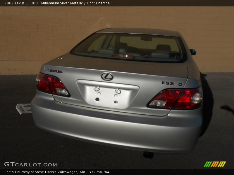 Millennium Silver Metallic / Light Charcoal 2002 Lexus ES 300