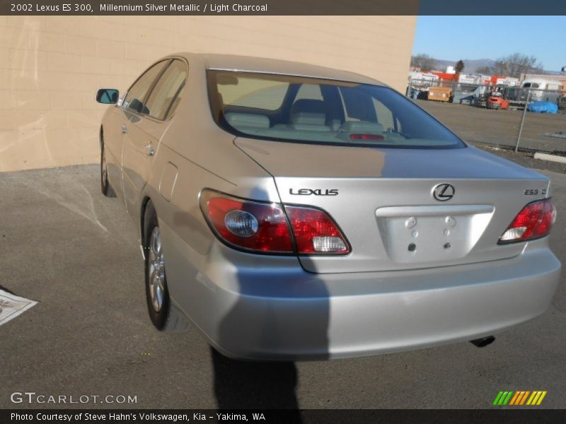 Millennium Silver Metallic / Light Charcoal 2002 Lexus ES 300