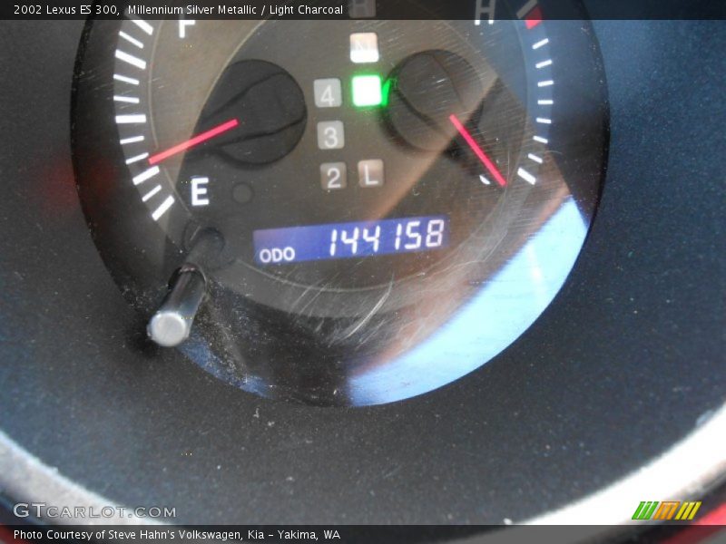 Millennium Silver Metallic / Light Charcoal 2002 Lexus ES 300