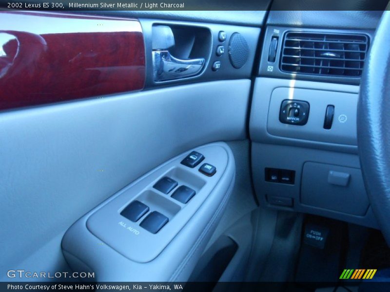 Millennium Silver Metallic / Light Charcoal 2002 Lexus ES 300