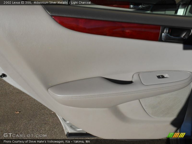 Millennium Silver Metallic / Light Charcoal 2002 Lexus ES 300