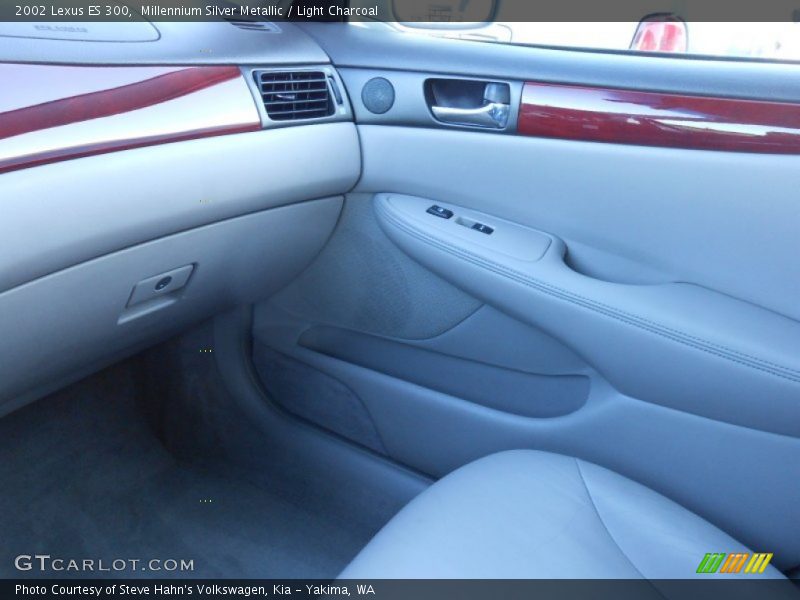 Millennium Silver Metallic / Light Charcoal 2002 Lexus ES 300