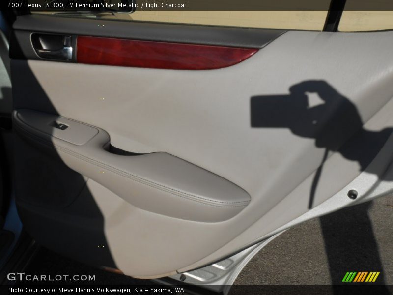 Millennium Silver Metallic / Light Charcoal 2002 Lexus ES 300