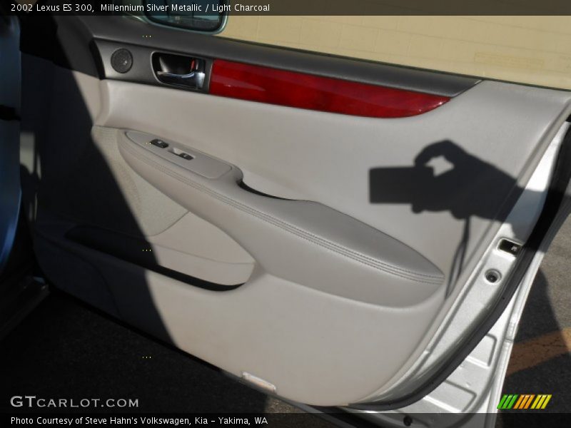 Millennium Silver Metallic / Light Charcoal 2002 Lexus ES 300
