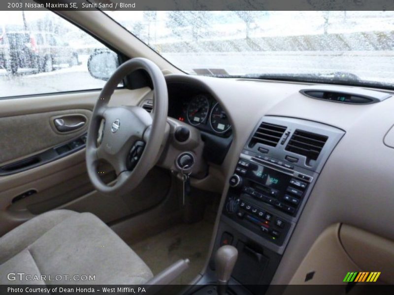 Sunlit Sand / Blond 2003 Nissan Maxima SE