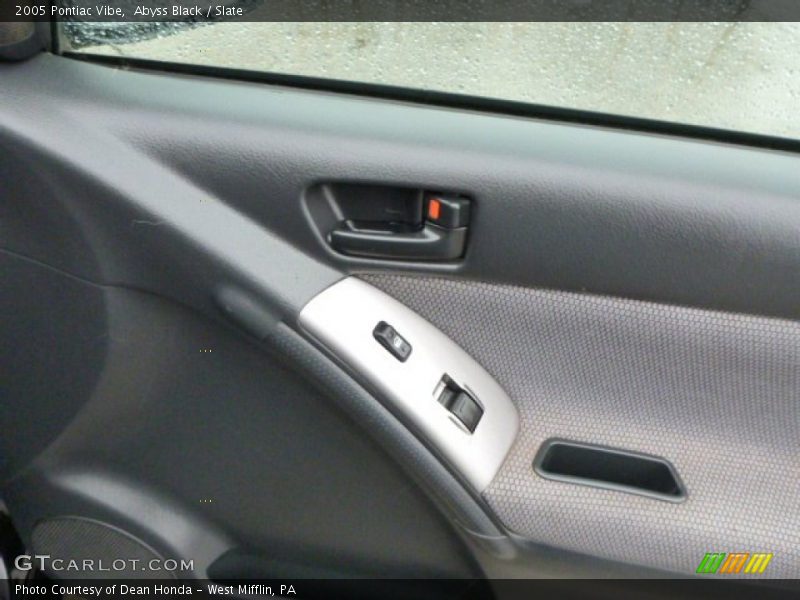 Abyss Black / Slate 2005 Pontiac Vibe