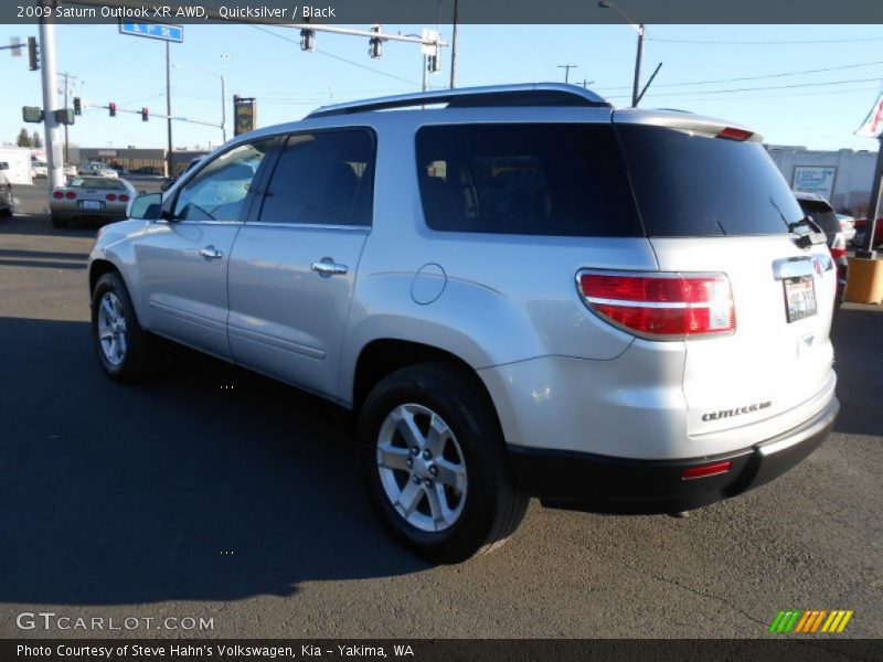 Quicksilver / Black 2009 Saturn Outlook XR AWD
