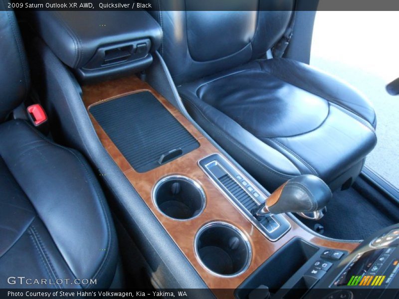 Quicksilver / Black 2009 Saturn Outlook XR AWD