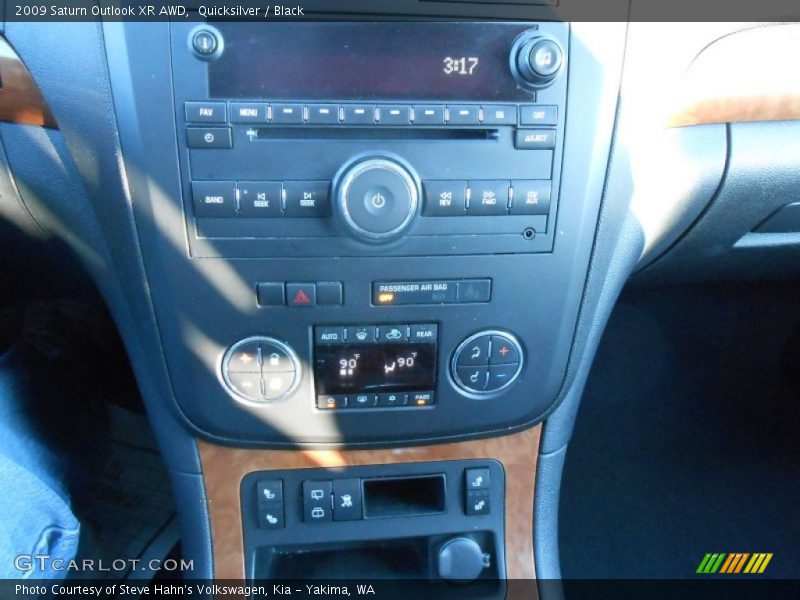Quicksilver / Black 2009 Saturn Outlook XR AWD