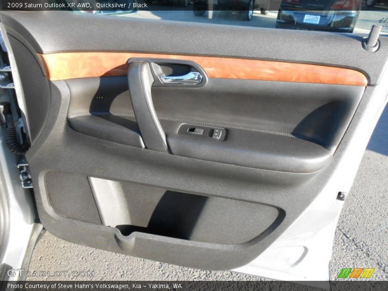 Quicksilver / Black 2009 Saturn Outlook XR AWD