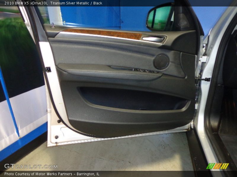 Titanium Silver Metallic / Black 2010 BMW X5 xDrive30i