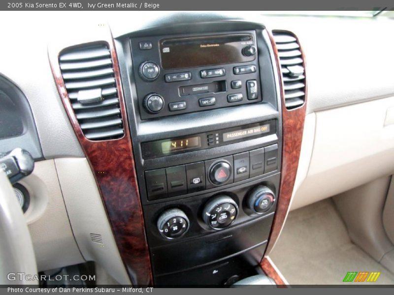 Ivy Green Metallic / Beige 2005 Kia Sorento EX 4WD
