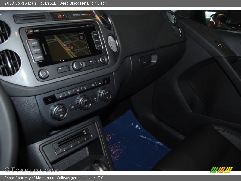 Deep Black Metallic / Black 2013 Volkswagen Tiguan SEL