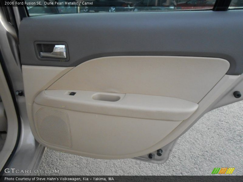 Dune Pearl Metallic / Camel 2006 Ford Fusion SE