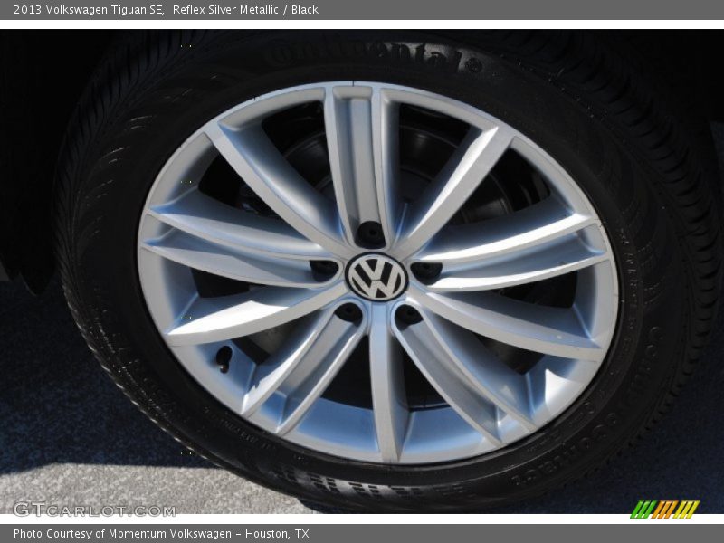 Reflex Silver Metallic / Black 2013 Volkswagen Tiguan SE