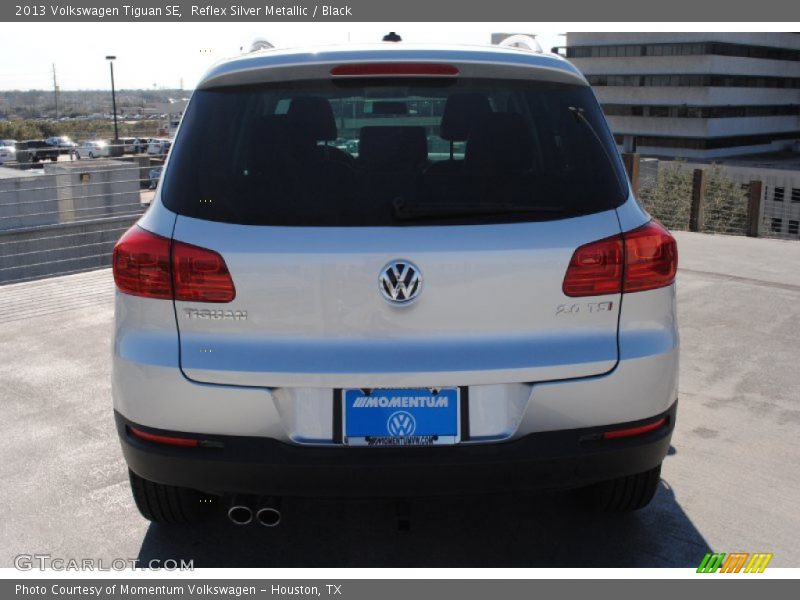 Reflex Silver Metallic / Black 2013 Volkswagen Tiguan SE
