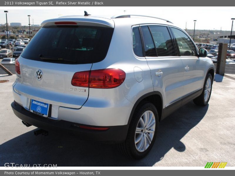 Reflex Silver Metallic / Black 2013 Volkswagen Tiguan SE