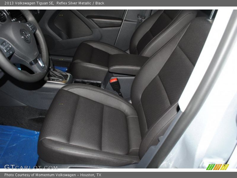 Reflex Silver Metallic / Black 2013 Volkswagen Tiguan SE