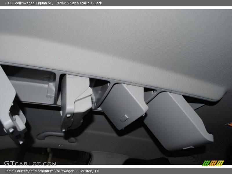 Reflex Silver Metallic / Black 2013 Volkswagen Tiguan SE
