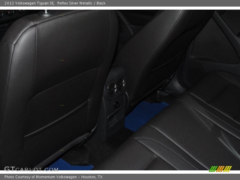 Reflex Silver Metallic / Black 2013 Volkswagen Tiguan SE
