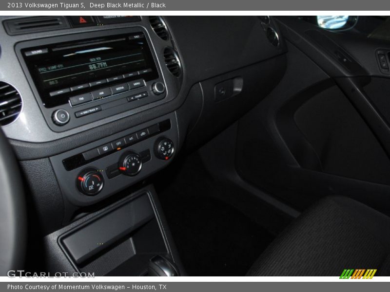 Deep Black Metallic / Black 2013 Volkswagen Tiguan S