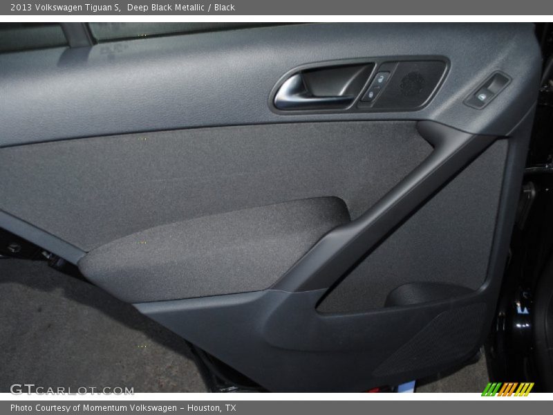 Deep Black Metallic / Black 2013 Volkswagen Tiguan S