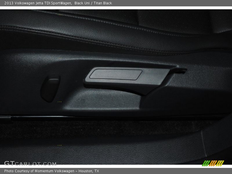 Black Uni / Titan Black 2013 Volkswagen Jetta TDI SportWagen