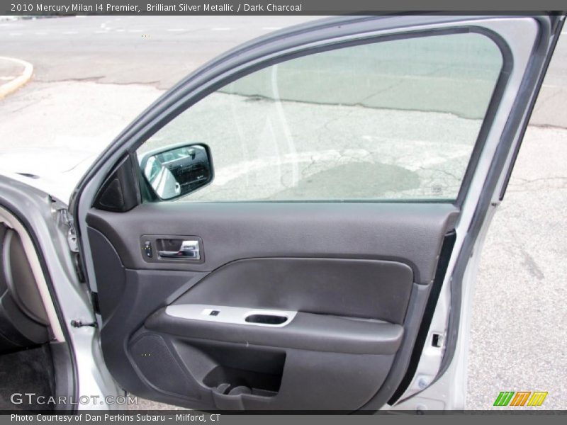 Door Panel of 2010 Milan I4 Premier