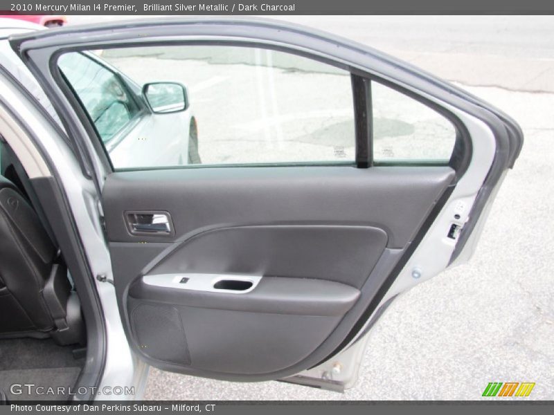 Door Panel of 2010 Milan I4 Premier
