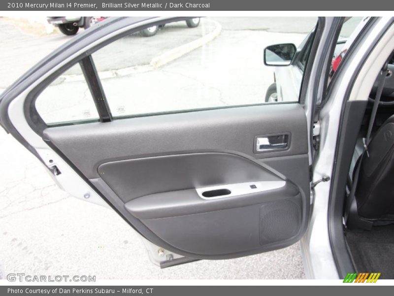 Door Panel of 2010 Milan I4 Premier