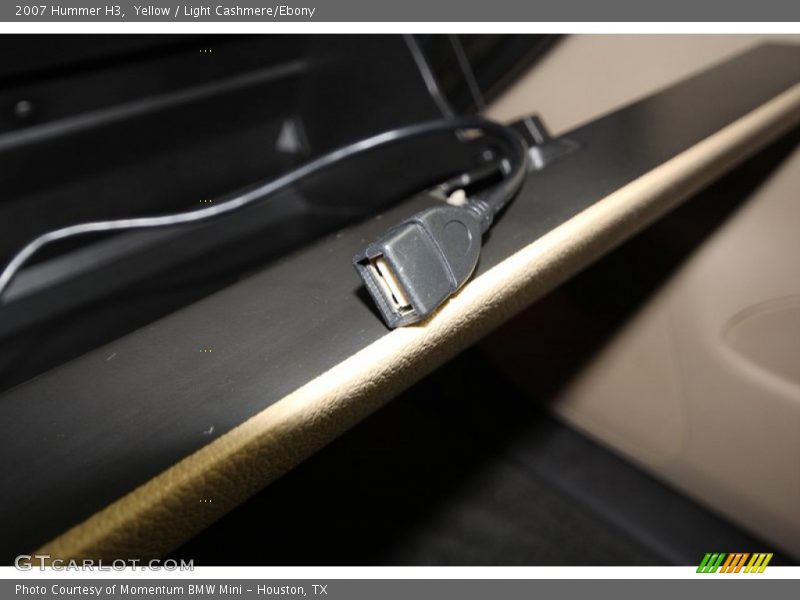 Yellow / Light Cashmere/Ebony 2007 Hummer H3