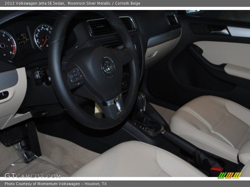 Moonrock Silver Metallic / Cornsilk Beige 2013 Volkswagen Jetta SE Sedan