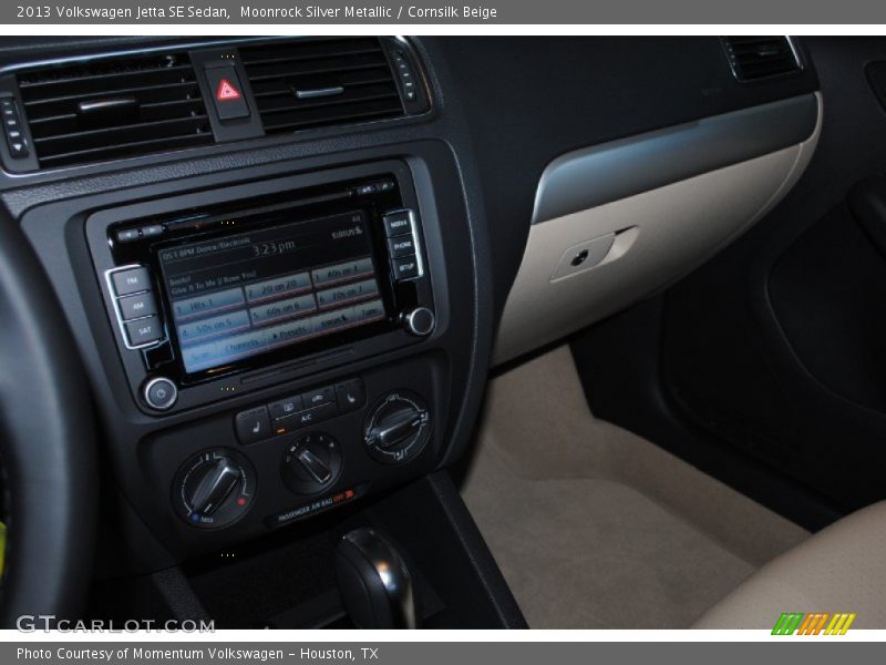 Moonrock Silver Metallic / Cornsilk Beige 2013 Volkswagen Jetta SE Sedan