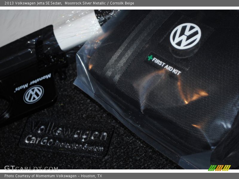 Moonrock Silver Metallic / Cornsilk Beige 2013 Volkswagen Jetta SE Sedan