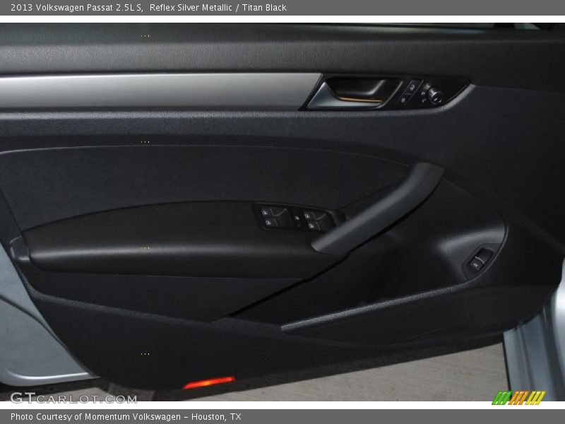 Reflex Silver Metallic / Titan Black 2013 Volkswagen Passat 2.5L S