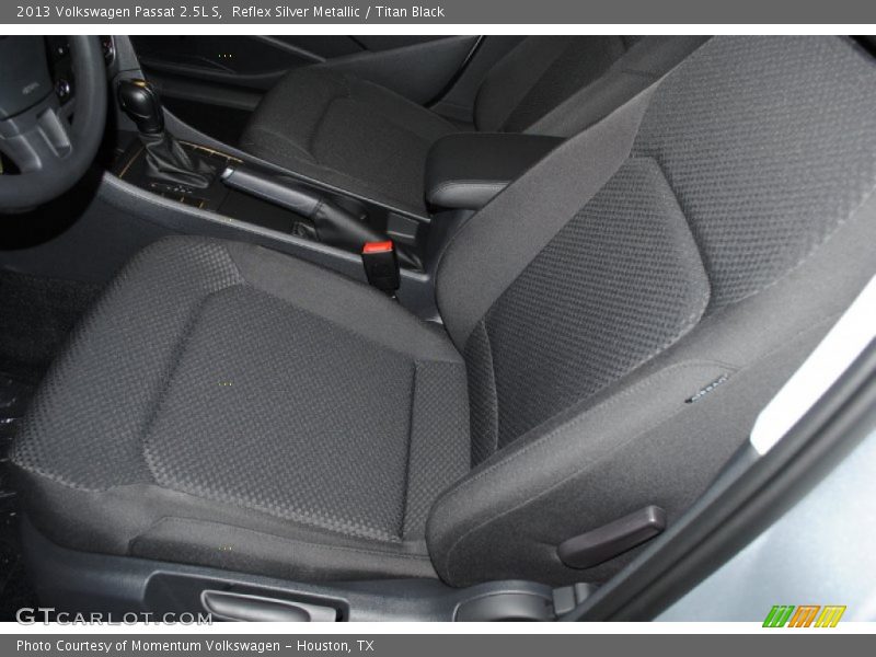 Reflex Silver Metallic / Titan Black 2013 Volkswagen Passat 2.5L S