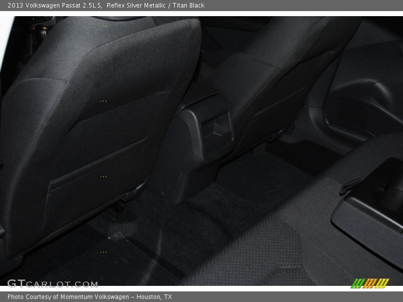 Reflex Silver Metallic / Titan Black 2013 Volkswagen Passat 2.5L S