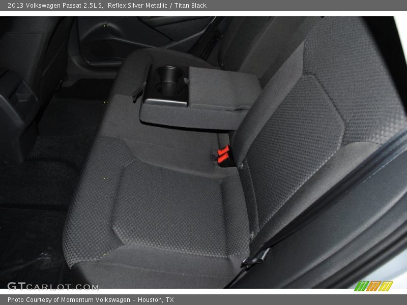 Reflex Silver Metallic / Titan Black 2013 Volkswagen Passat 2.5L S