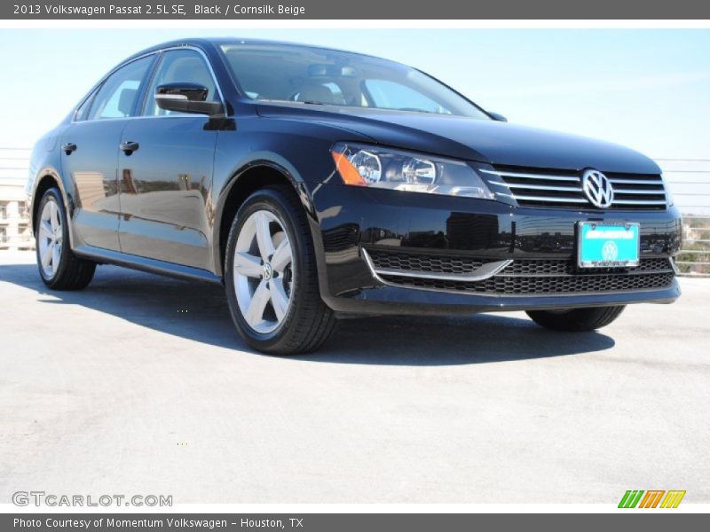 Black / Cornsilk Beige 2013 Volkswagen Passat 2.5L SE